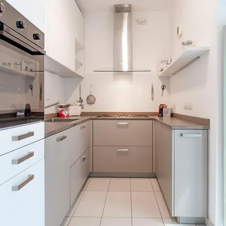 I Guardinfanti By Happyhostorino Turín