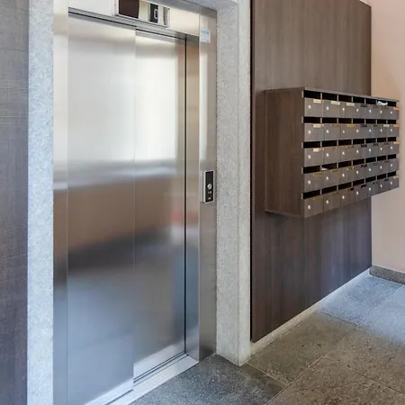 I Guardinfanti By Happyhostorino 토리노